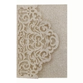 Dettaglio dell'invito glitter oro champagne tagliato al laser con motivi classici europei - Oro Chiaro Glitter