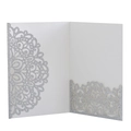 Dettagli del motivo mandala tagliato al laser su invito di nozze con glitter argento e bianco - Argento Glitter
