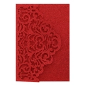 Makro-Detail von rotem Glitzerpapier mit Laser-Cut-Spitzenmuster für Hochzeitseinladungen - Glitzer Rot