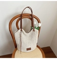 Sac cabas tissé crème avec anses en cuir marron foncé et design rustique élégant - Blanc Cassé