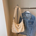 Sac fourre-tout beige en toile avec détails de franges et bandoulière réglable chic - Style 2 Khaki