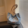 Sac fourre-tout en toile bleue à motif floral blanc avec poignées en corde marron - Bleu clair