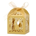 Dettaglio scatola porta confetti dorata intagliata al laser con nastro di organza - Oro
