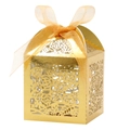 Goldene lasergeschnittene Hochzeits-Geschenkbox mit Rosenmuster und Champagner-Schleife - Reflektierendes Gold