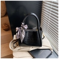 Sac seau noir embossé crocodile avec foulard décoratif et bandoulière réglable - Noir