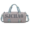 Sac de voyage cylindrique gris avec lettrage SJCHAO et bandoulière réglable pour sport - Gris