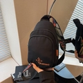 Sac bandoulière en nylon noir avec broderie papillon orange et sangle de style ethnique - Noir