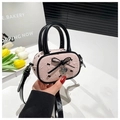 Mini sac à main rose balletcore avec nœuds noirs, poignées vernies et pendentif cœur - Rose