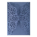 Couverture d'invitation de mariage bleue foncée avec découpe laser rose élégante - Bleu Magique