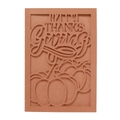 Vue détaillée d'une carte de Thanksgiving découpée au laser avec silhouette de citrouille - Bronze Antique
