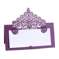 Dettaglio segnaposto matrimonio in pizzo viola tagliato al laser con inserto bianco - Viola scuro
