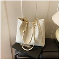 Sac fourre-tout en similicuir blanc avec lettres embossées et chaînes dorées - Blanc