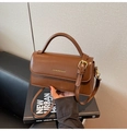 Bolso vintage marrón con asa superior y detalles dorados para mujer - Marrón
