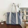 Grand sac cabas en patchwork gris-bleu et gris clair avec des poignées en toile - Gris et Bleu Clair