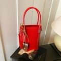 Bolso cubo rojo brillante de diseño vintage con correa de hombro ajustable para mujer - Rojo