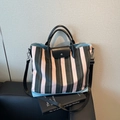 Borsa tote in tela a righe rosa e verdi con manici in pelle e tracolla rimovibile - Multicolore a Righe (Nero)