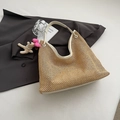 Borsa a spalla in paglia intrecciata beige con finiture in ecopelle bianco crema - Bianco con ciondolo
