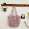 Sac fourre-tout au crochet rose pâle avec maille ajourée et poignées en coton - Violet