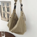 Sac bandoulière à carreaux kaki avec boucle réglable et doubles fermetures éclair - Kaki