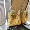 Sac à épaule en crochet jaune avec bandoulière en cuir et texture tissée ajourée - Jaune