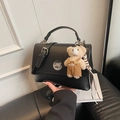 Sac bandoulière rétro noir avec fermoir rotatif argenté et porte-clé ours mignon - Noir (Avec Pendentif)