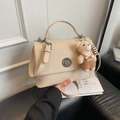 Petit sac vintage crème avec fermoir en métal et breloque peluche ours mignonne - Beige (Avec Pendentif)