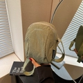 Mini sac bandoulière en nylon vert olive avec sangle réglable et broderie de marque - Vert