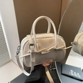 Sac à main oreiller crème chic avec nœud décoratif et bandoulière réglable pratique - Blanc