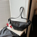 Retro black pleated dumpling bag with heart charm on white books, crossbody style - Black (with Pendant)