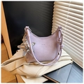Sac seau minimaliste en cuir lilas clair avec breloque argentée et bandoulière - Violet (Avec Pendentif)