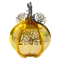 Dettaglio del motivo a rose intagliato al laser su scatola decorativa dorata - Oro Riflettente Doppio Lato