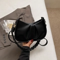 Elegante bolso de media luna fruncido negro con asa trenzada en piel sintética rugosa - Negro