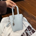 Sac fourre-tout bleu clair avec texture litchi, deux poignées et sangle amovible - Bleu