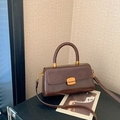 Sac bandoulière rétro marron foncé en cuir brillant avec poignée métallique dorée - Marron