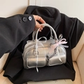 Silberne Bowlingtasche in Metallic-Optik mit Multi-Taschen und Spitzen-Schleifen - Silber