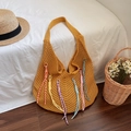 Bolso tote de punto calado amarillo jengibre con borlas coloridas para playa y verano - Amarillo