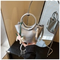 Borsa argentata con motivo a coccodrillo, manico circolare e ciondolo a forma di cavallo - Argento (Con Ciondolo)