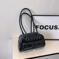 Sac bowling noir brillant avec poches avant et bandoulières à anneaux argentés - Noir sans Pendentif