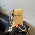 Sac bandoulière jaune en cuir grainé pour téléphone avec charm chien mignon - Jaune avec Pendentif