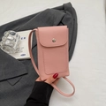 Petit sac à bandoulière vertical en cuir grainé rose pâle avec rabat et bouton argenté - Rose Sans Pendentif
