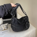 Sac bandoulière en denim délavé gris foncé avec poches zippées et bandoulière - Noir
