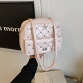 Rosa gesteppter Rucksack mit Strasssteinen, Stern-Logo und glänzendem Finish im Y2K-Stil - Rosa