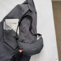 Graue Crescent-Tasche aus Segeltuch mit Knotengurt und weißem Fashion-Aufdruck - Schwarz ohne Anhänger