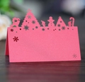 Marque-place de Noël rouge découpé au laser avec motifs de renne et flocons de neige - Rouge Perlé