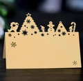 Détails de découpe laser sapin de Noël et bonhomme de neige sur carte de place dorée - Doré