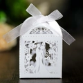 Scatola bomboniera matrimonio bianca intagliata a laser con silhouette sposi e fiocco - Bianco