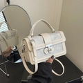 Bolso bandolera cuadrado beige con jacquard geométrico y cuero con broche plateado - Blanco