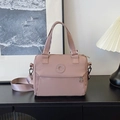 Schicke Umhängetasche aus nylon in Lotusrosa mit Logo und verstellbarem Gurt - Rosa