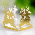 Vue détaillée de la décoration de Noël découpée au laser avec renne et flocons - Or Réfléchissant