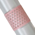 Rond de serviette rose découpé au laser avec motif de losanges pour mariages - Rose